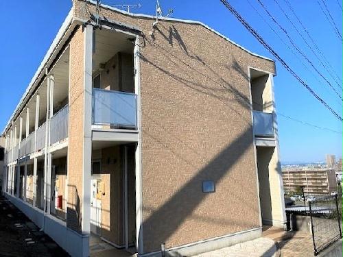 【レオパレスバードの建物外観】