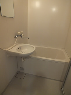 バス・シャワールーム　風呂トイレ別で洗面台ありです★