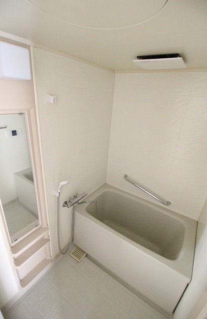 バス・シャワールーム　別の部屋の写真です