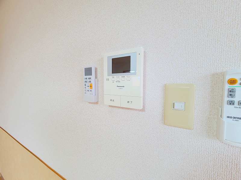 セキュリティ　来客者の確認ができるTVモニターホンが設置されています。