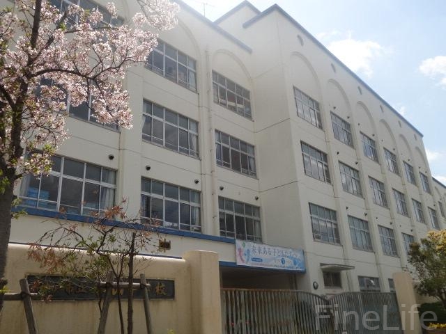 中学校　神戸市立本山中学校（中学校）まで914m