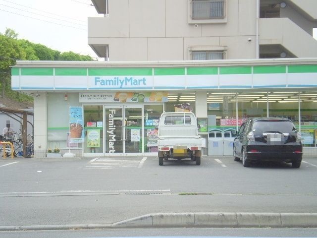 コンビニ　ファミリーマート坂戸駅南けやき通り店（コンビニ）まで155m