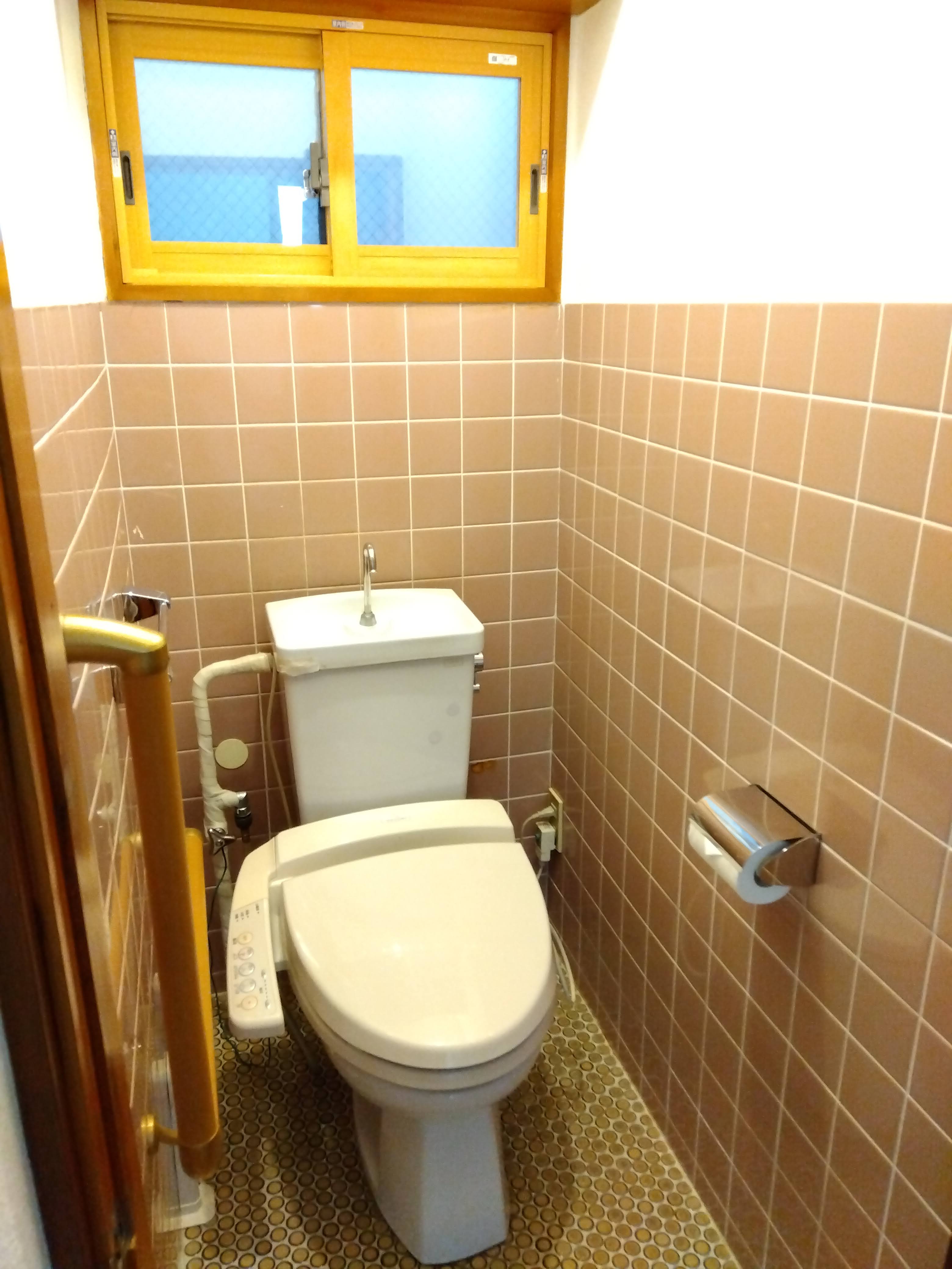 旭北栄町貸家のトイレ写真