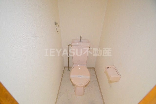【広島市中区西平塚町のマンションのトイレ】