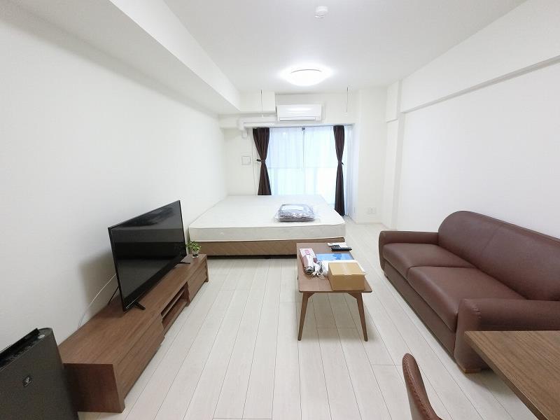 居室・リビング　洋室12.1帖（家具・家電付き）