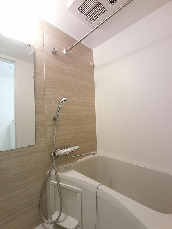 バス・シャワールーム　浴室乾燥機付き