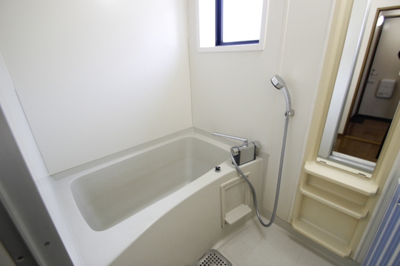 バス・シャワールーム　※他の号室の写真です。