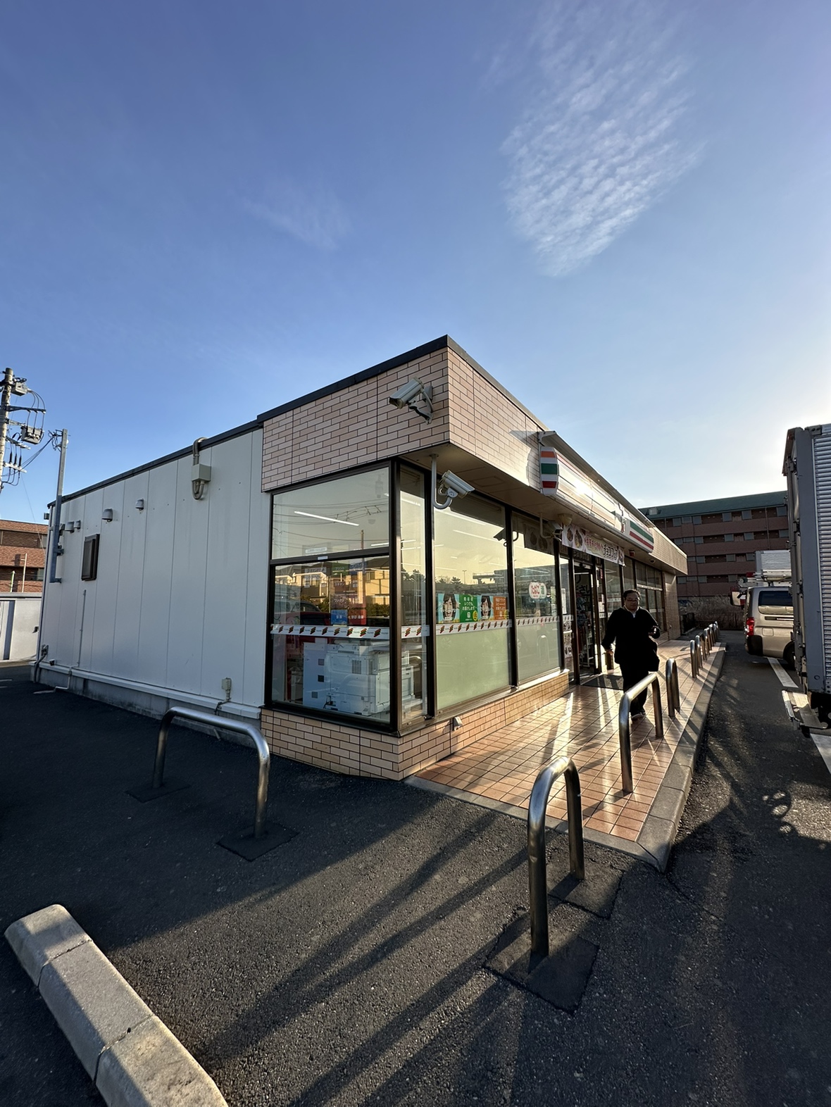 コンビニ　セブンイレブン湾岸浦安インター店（コンビニ）まで252m