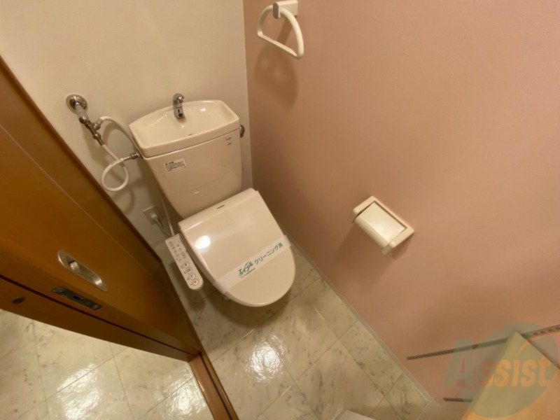【札幌市東区北十三条東のマンションのトイレ】