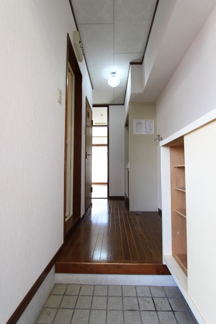 玄関　同物件別室です