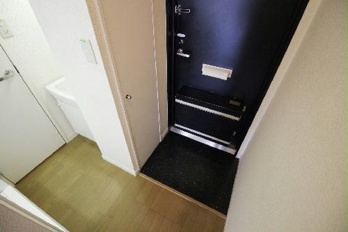 玄関　玄関スペースにはシューズBOX・宅配BOXを完備！