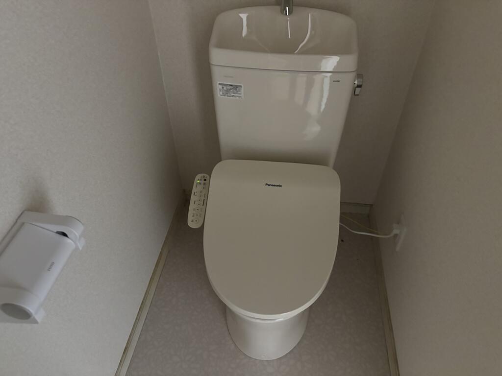 トイレ　温水洗浄便座