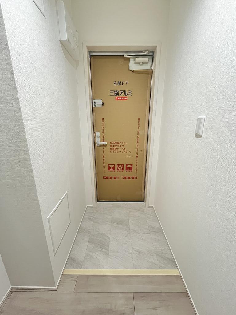 玄関　同じタイプ同じモデルを使用