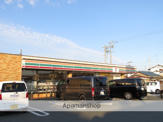 コンビニ　セブンイレブン（コンビニ）まで426m