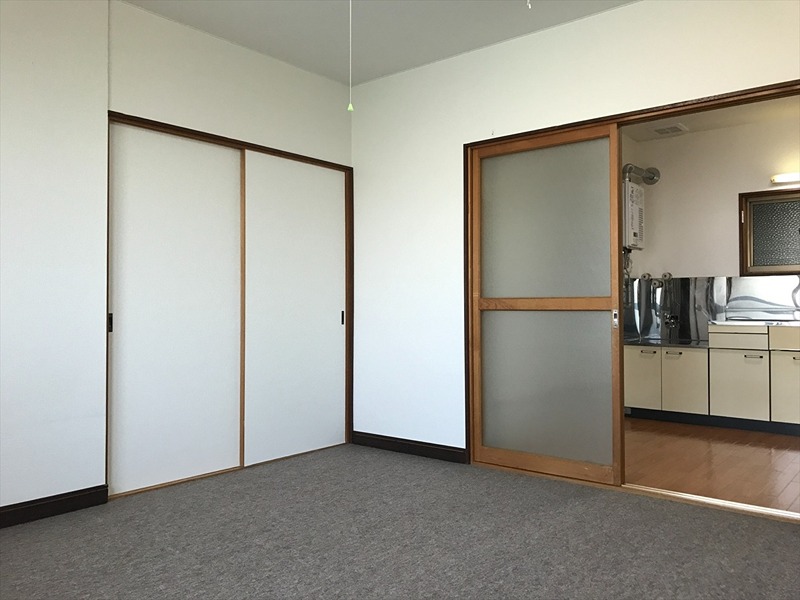 居室・リビング　洋室（8帖）の様子