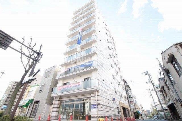 岡山市北区中央町のマンションの建物外観