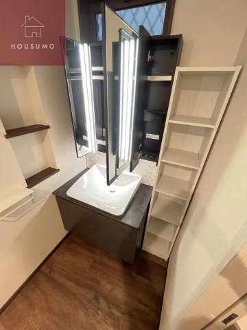 洗面設備　独立洗面台です