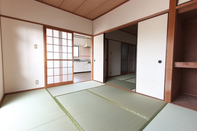 シャンテーヌの内装写真