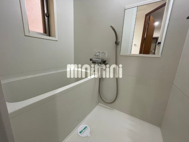 バス・シャワールーム　給湯は自動調整です。