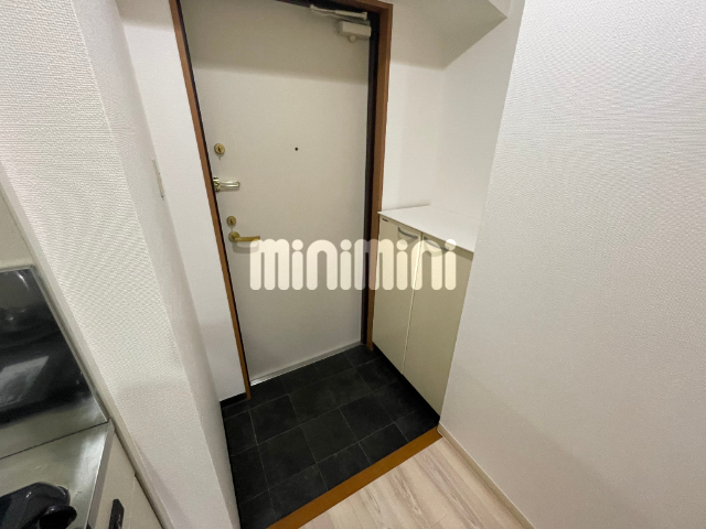 玄関　結構、靴が入ります。