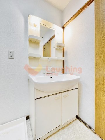 洗面設備　使いやすい独立洗面台です