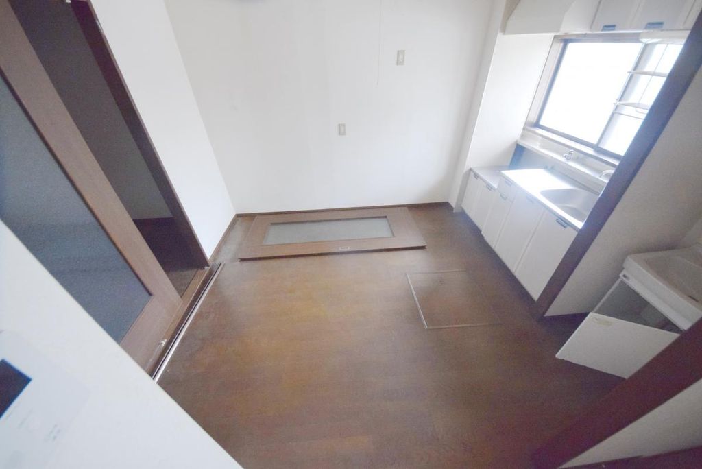 居室・リビング　玄関