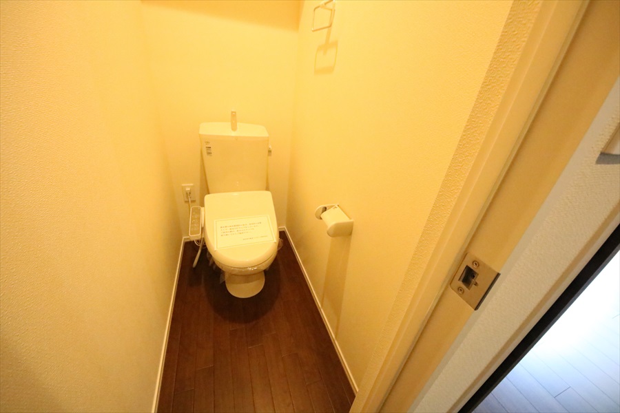 ＪＲ阪和線 南田辺駅 徒歩5分 3階建 築9年のトイレ写真