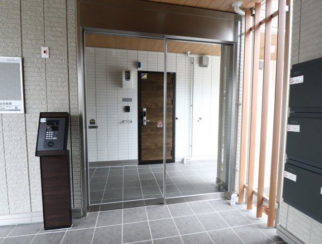 【熊本市中央区京町のアパートのロビー】