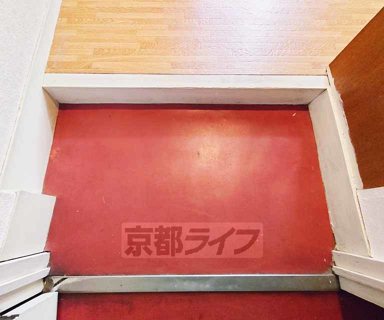 玄関　大きな段差がありません