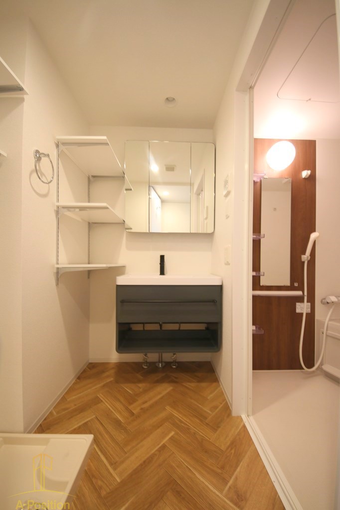 洗面設備　セレニテ難波リアン