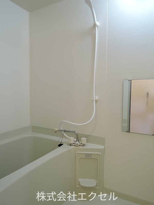 バス・シャワールーム　ゆったりくつろげるお風呂です。