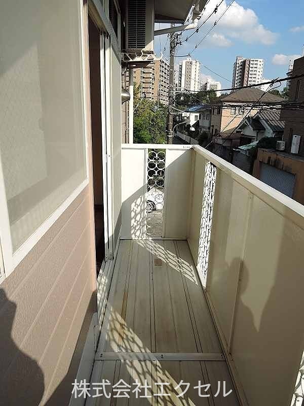 バルコニー　南向きで日当たり良好です。