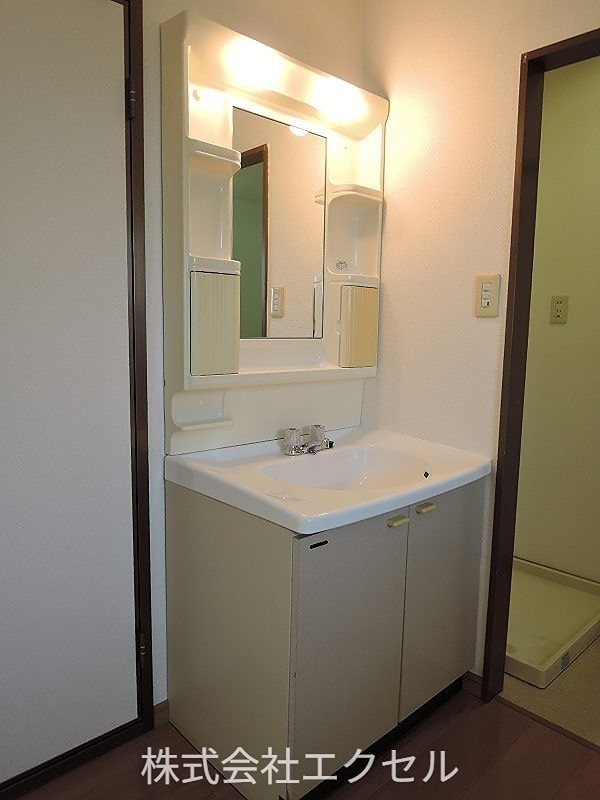 洗面設備　独立洗面台です。