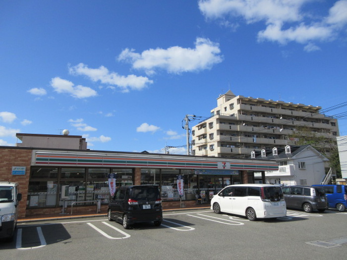 コンビニ　セブンイレブン下府4丁目店（コンビニ）まで110m