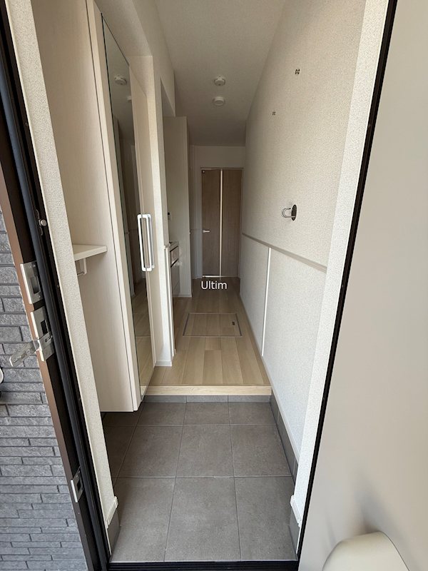 玄関　※反転写真