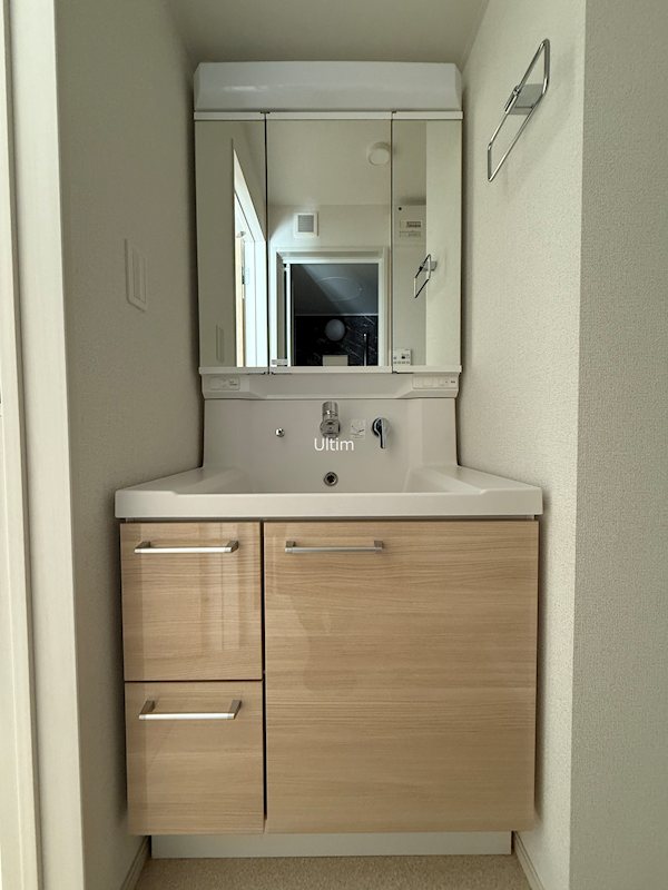 洗面設備　※反転写真