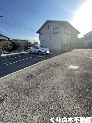 【フォブール山本Aの駐車場】