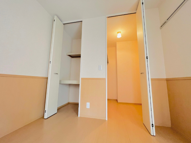 収納　同一建物内１０２号室内装写真転載