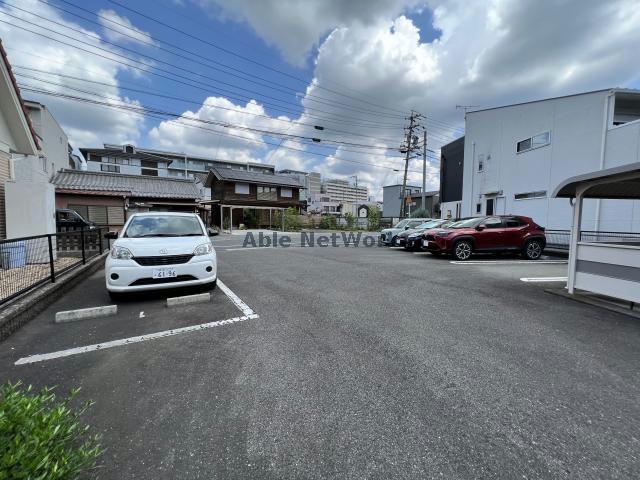 駐車場　駐車場