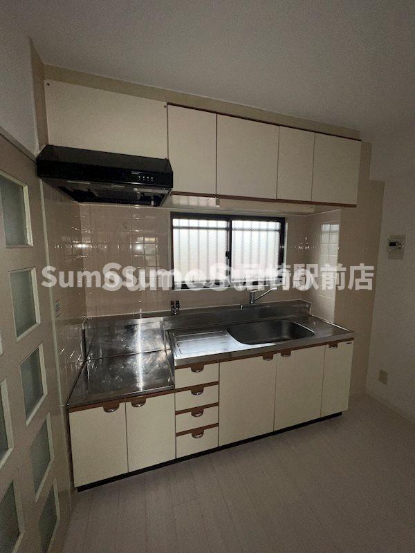 キッチン　コンパクトなキッチンで掃除もラクラク