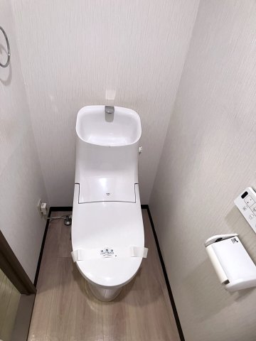 トイレ　温水洗浄暖房便座