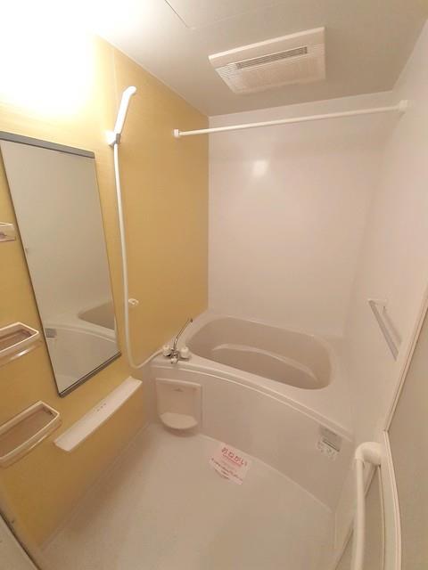 バス・シャワールーム　浴室です。
