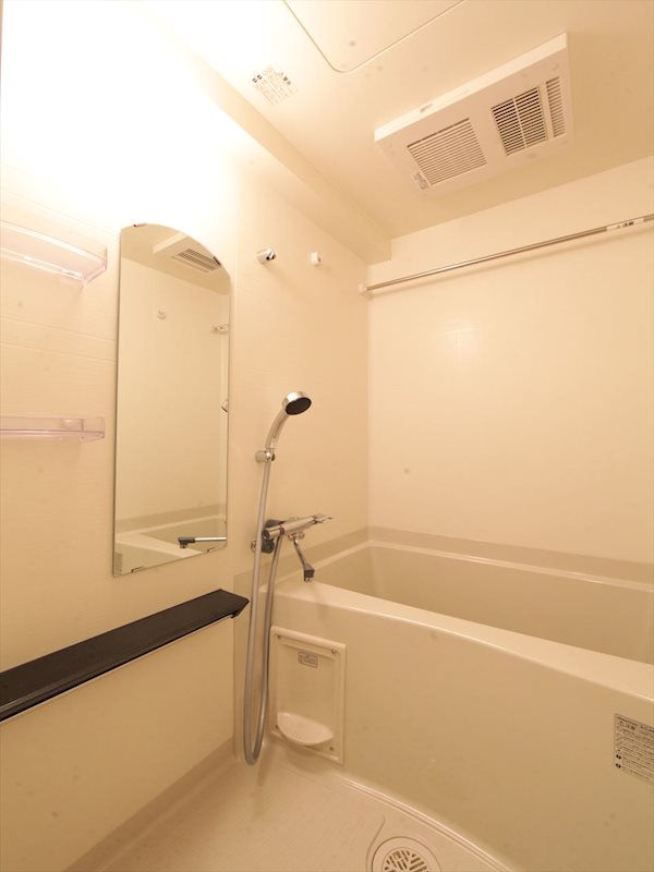 バス・シャワールーム　浴室暖房乾燥機能付バス