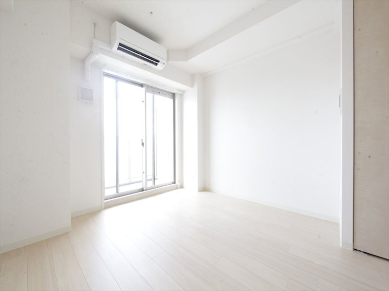 その他部屋・スペース　洋室6.6帖　収納充実　エアコン付　バルコニーに面しています