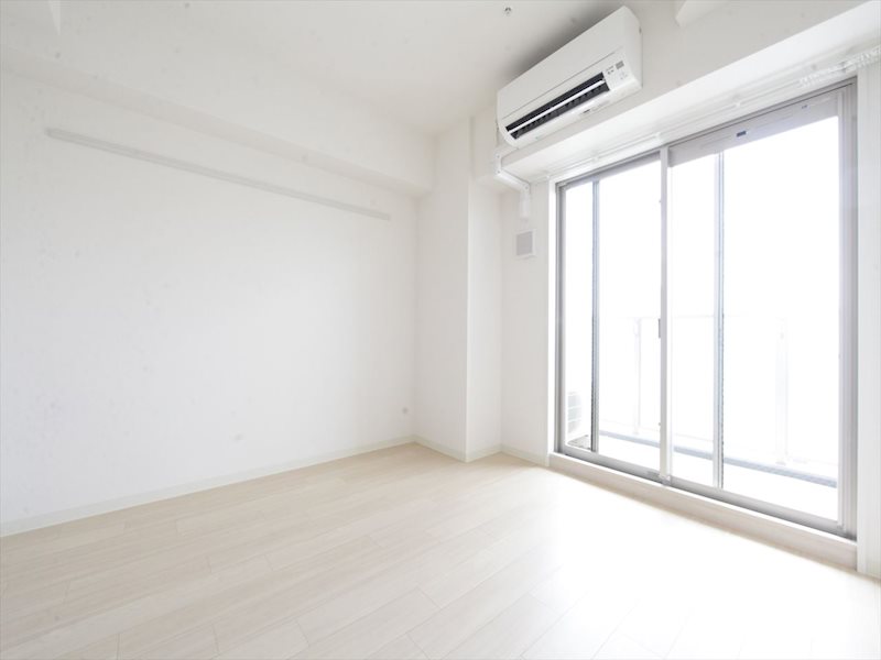 バルコニー　洋室6.6帖　収納充実　エアコン付　バルコニーに面しています