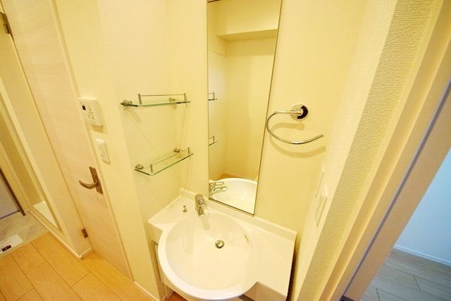 洗面設備　★便利な洗面台付き★