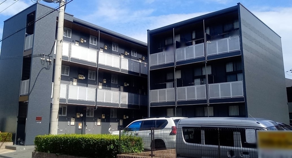 レオパレススプルースの建物外観