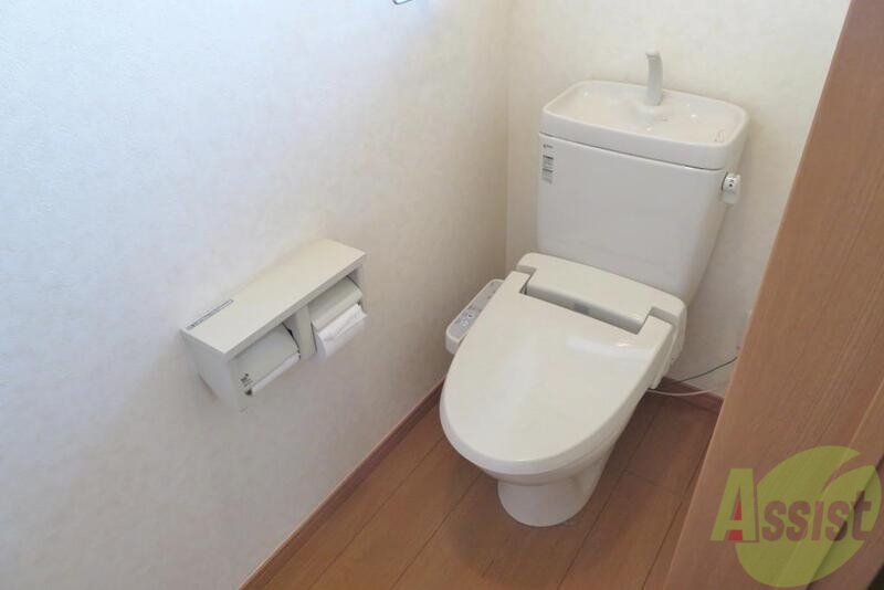 トイレ　トイレにはちゃんとウォシュレットもついてますよー