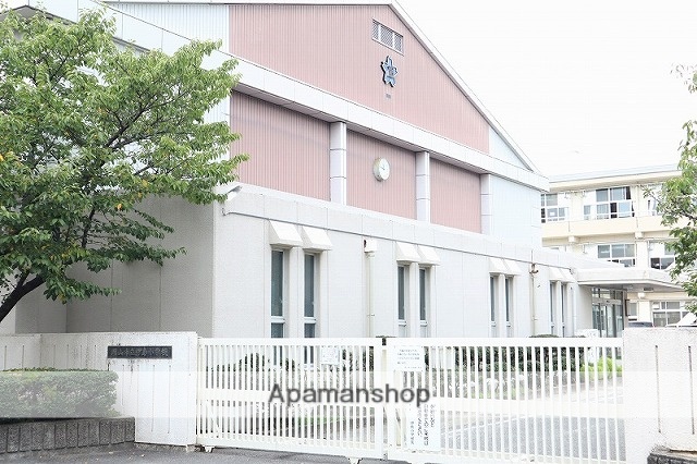 小学校　岡山市立伊島小学校（小学校）まで735m