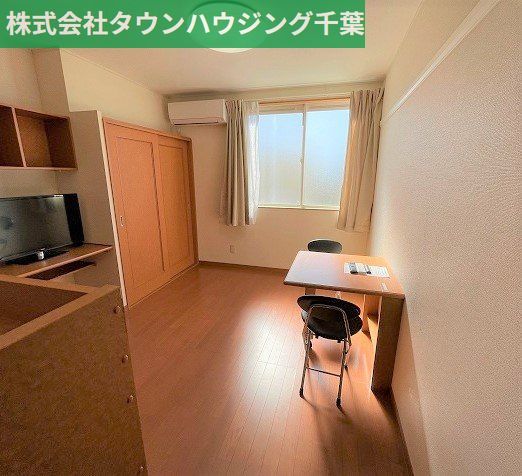 京成本線 志津駅 バス乗車時間：15分 最寄りバス停で下車 徒歩6分 2階建 築19年の居間写真
